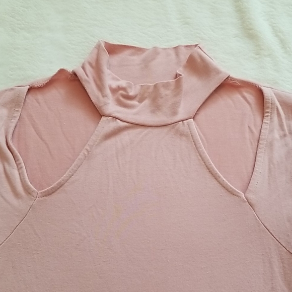 Women's Fashion Nova Cut out shirt Small EUC - Picture 3 of 6